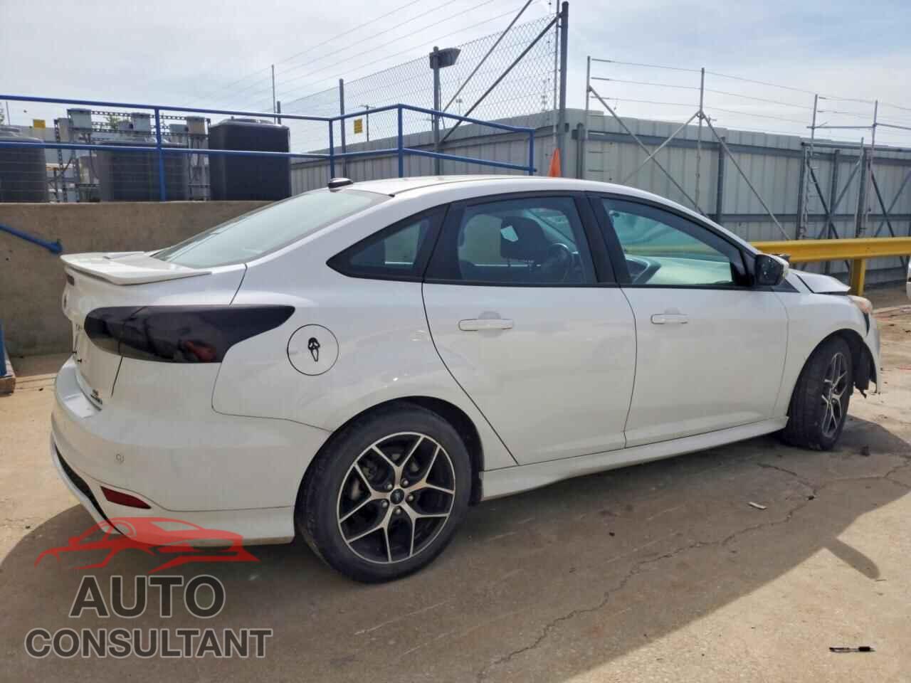 FORD FOCUS 2016 - 1FADP3F26GL224234