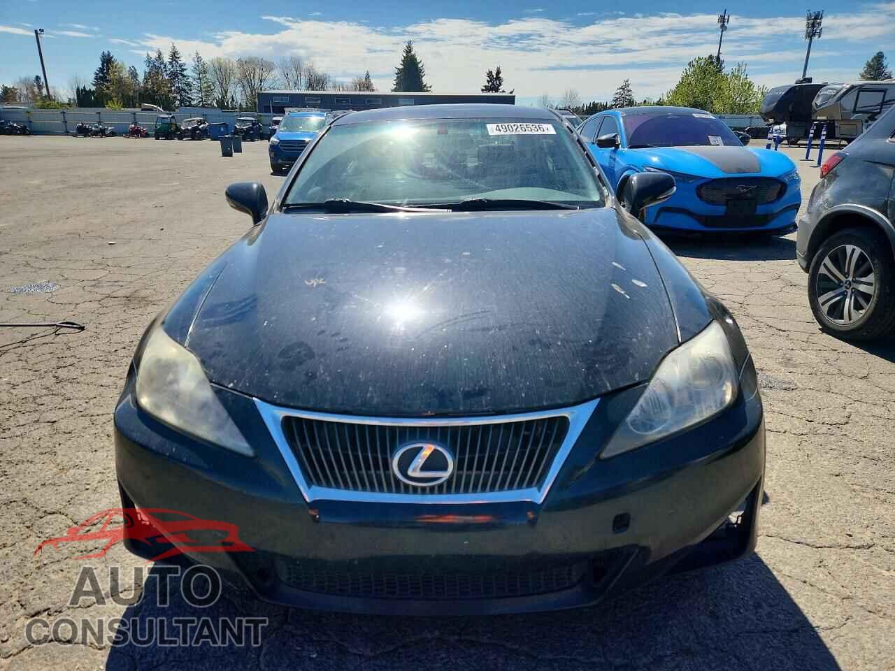LEXUS IS 2011 - JTHCF5C24B5044920
