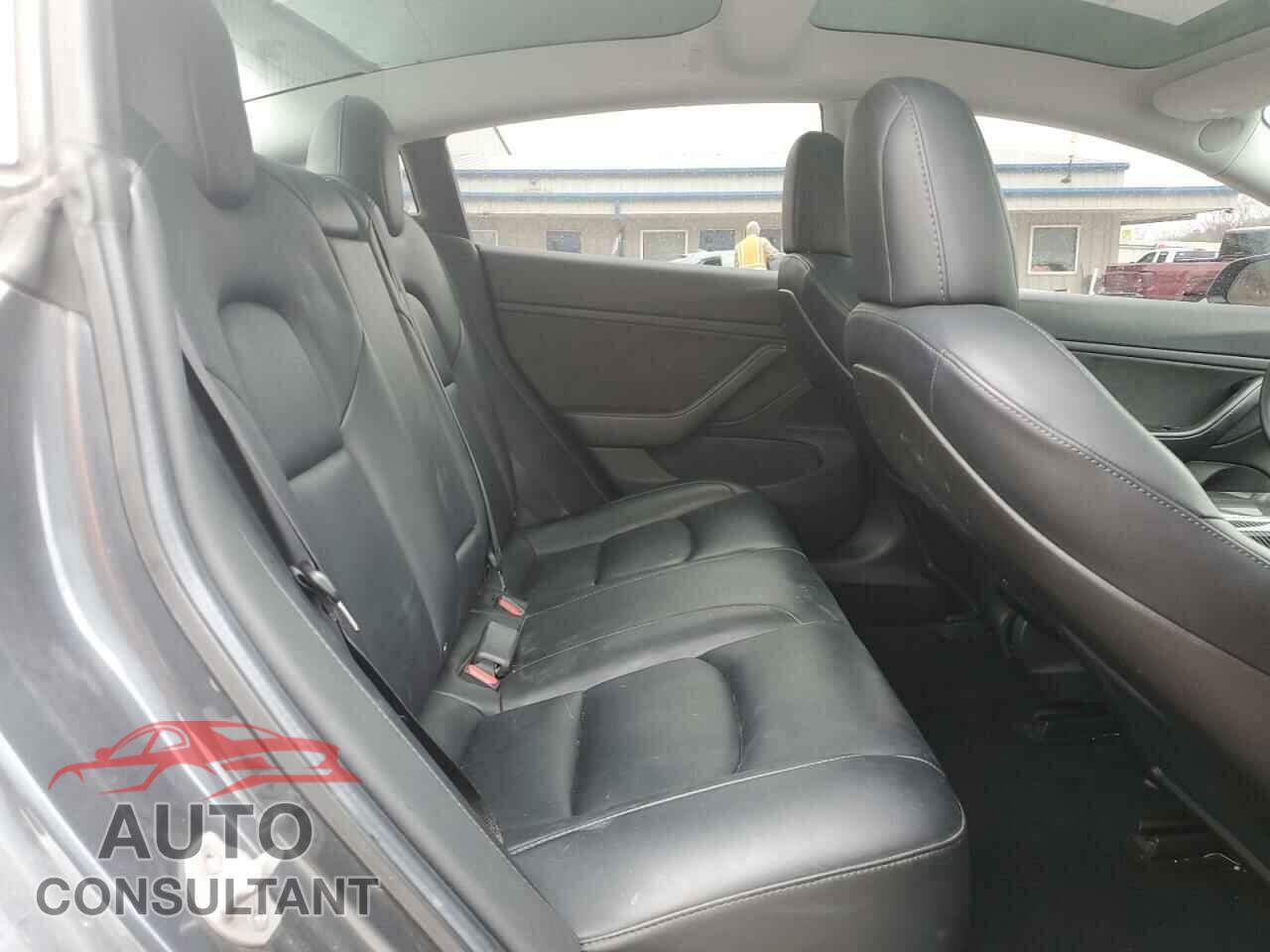 TESLA MODEL 3 2019 - 5YJ3E1EB0KF530018