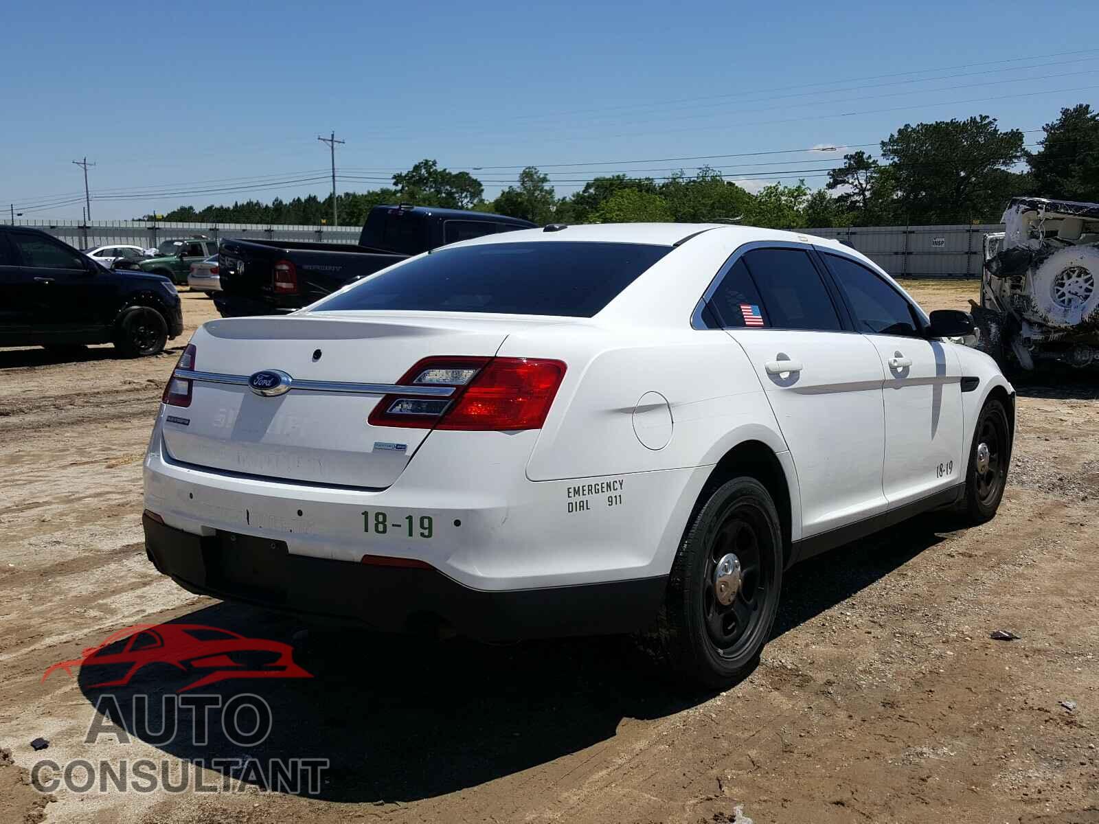 FORD TAURUS 2018 - 1FAHP2MK8JG120200