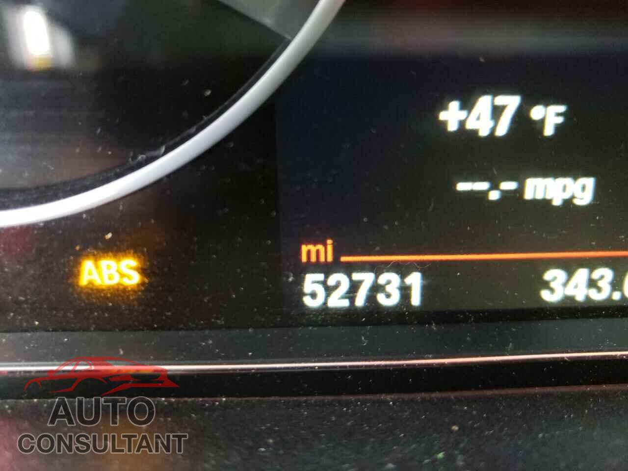 BMW 3 SERIES 2016 - WBA8E3G55GNU05269