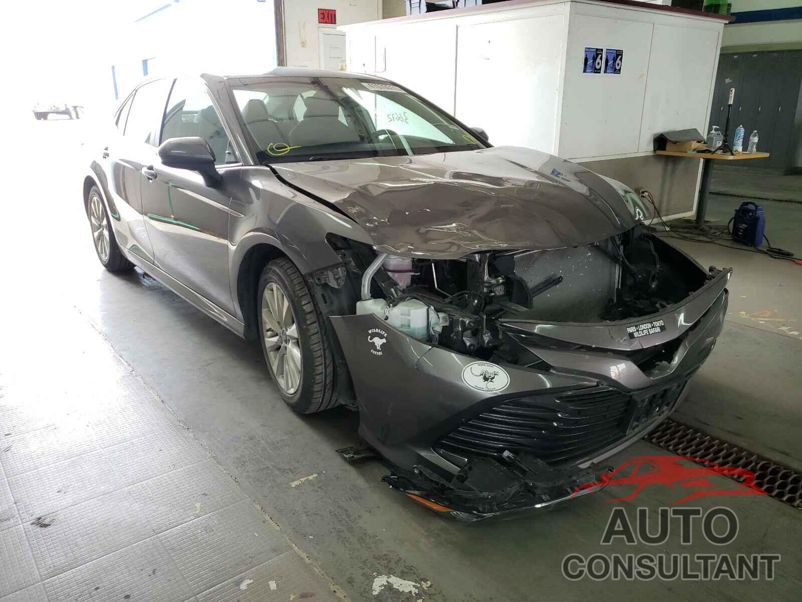TOYOTA CAMRY 2018 - 4T1B11HK9JU541961
