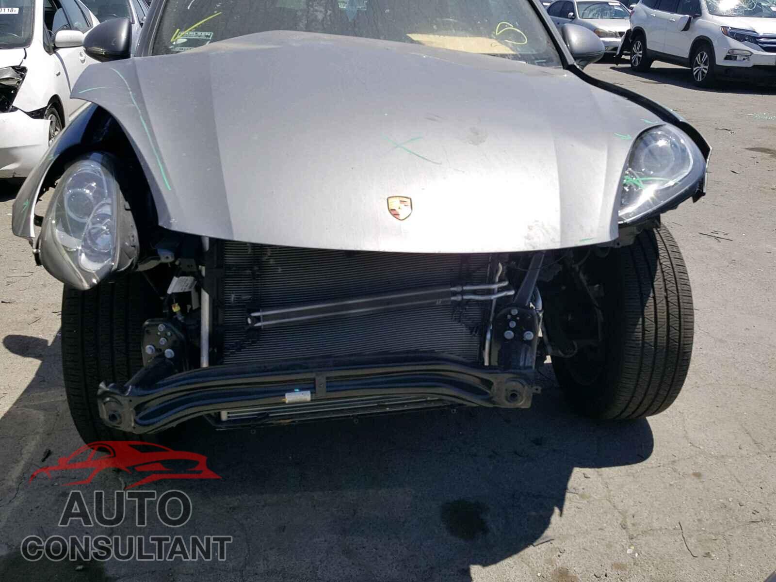PORSCHE CAYENNE 2017 - WP1AA2A20HKA89130