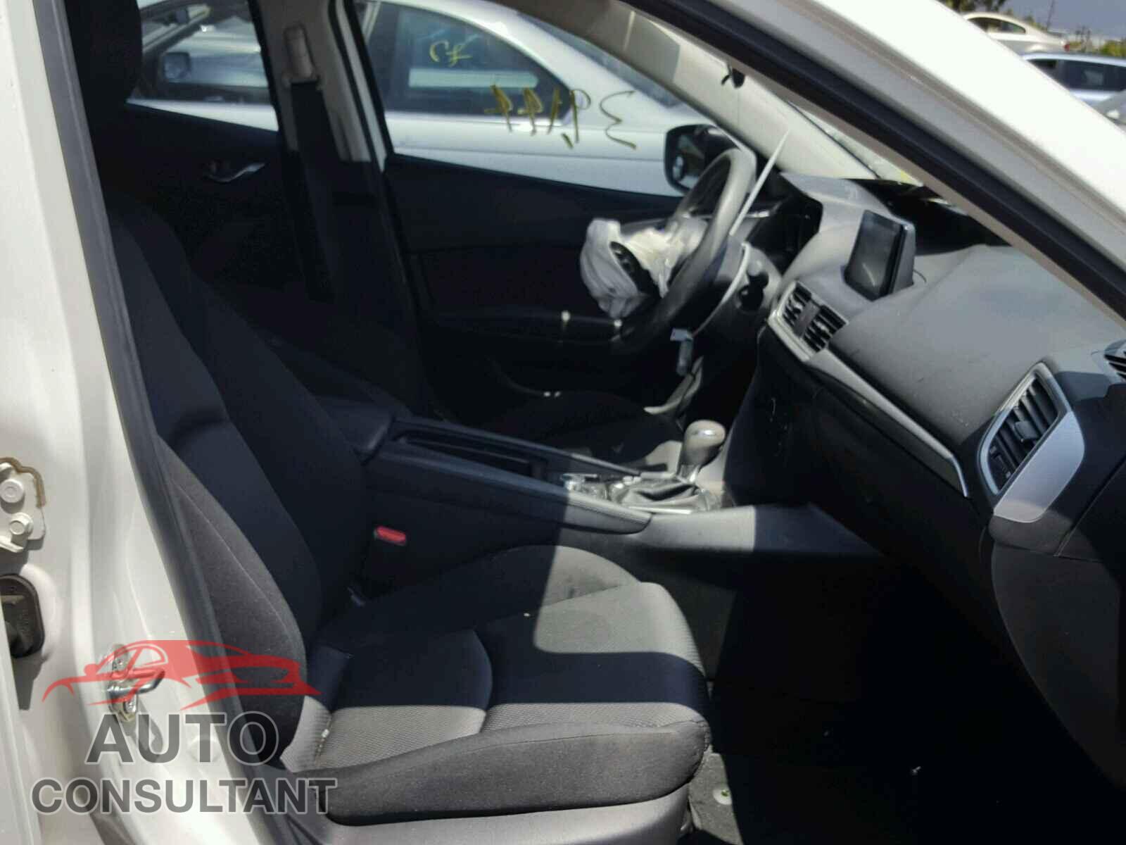 MAZDA 3 2017 - 3MZBN1U70HM104792