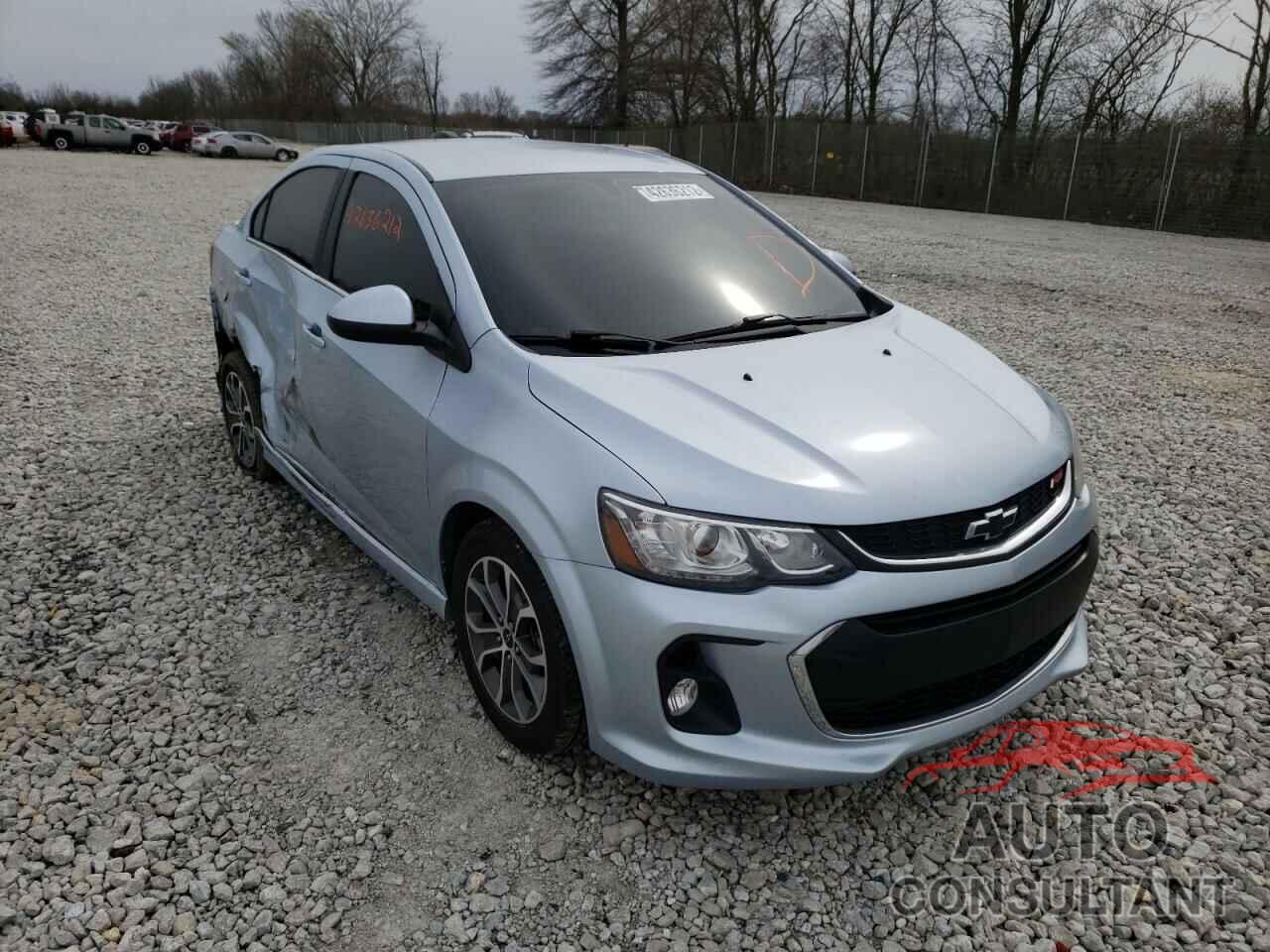 CHEVROLET SONIC 2018 - 1G1JD5SH8J4104909