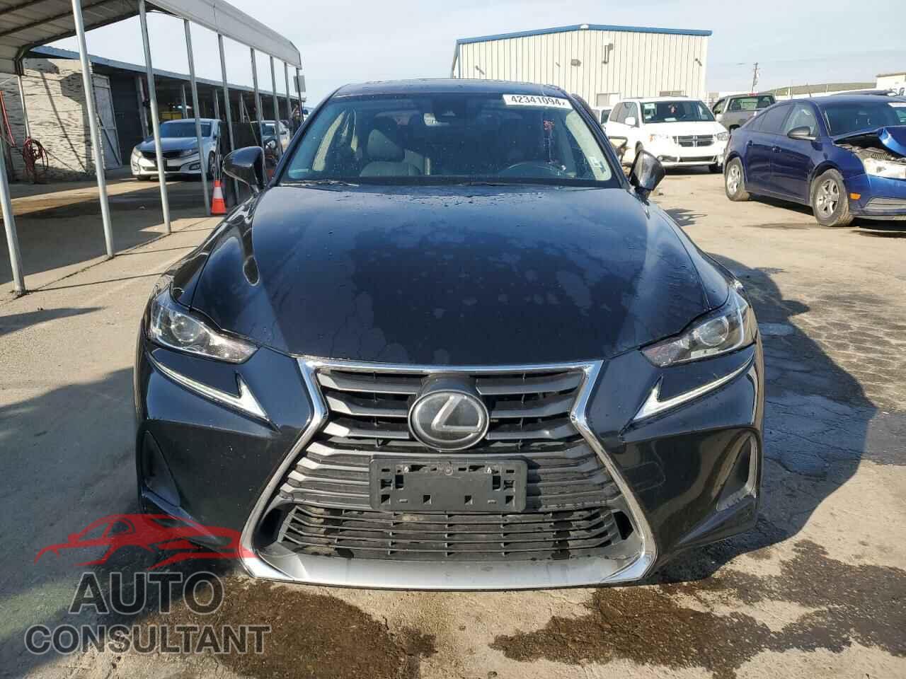 LEXUS IS 2018 - JTHBA1D24J5064357