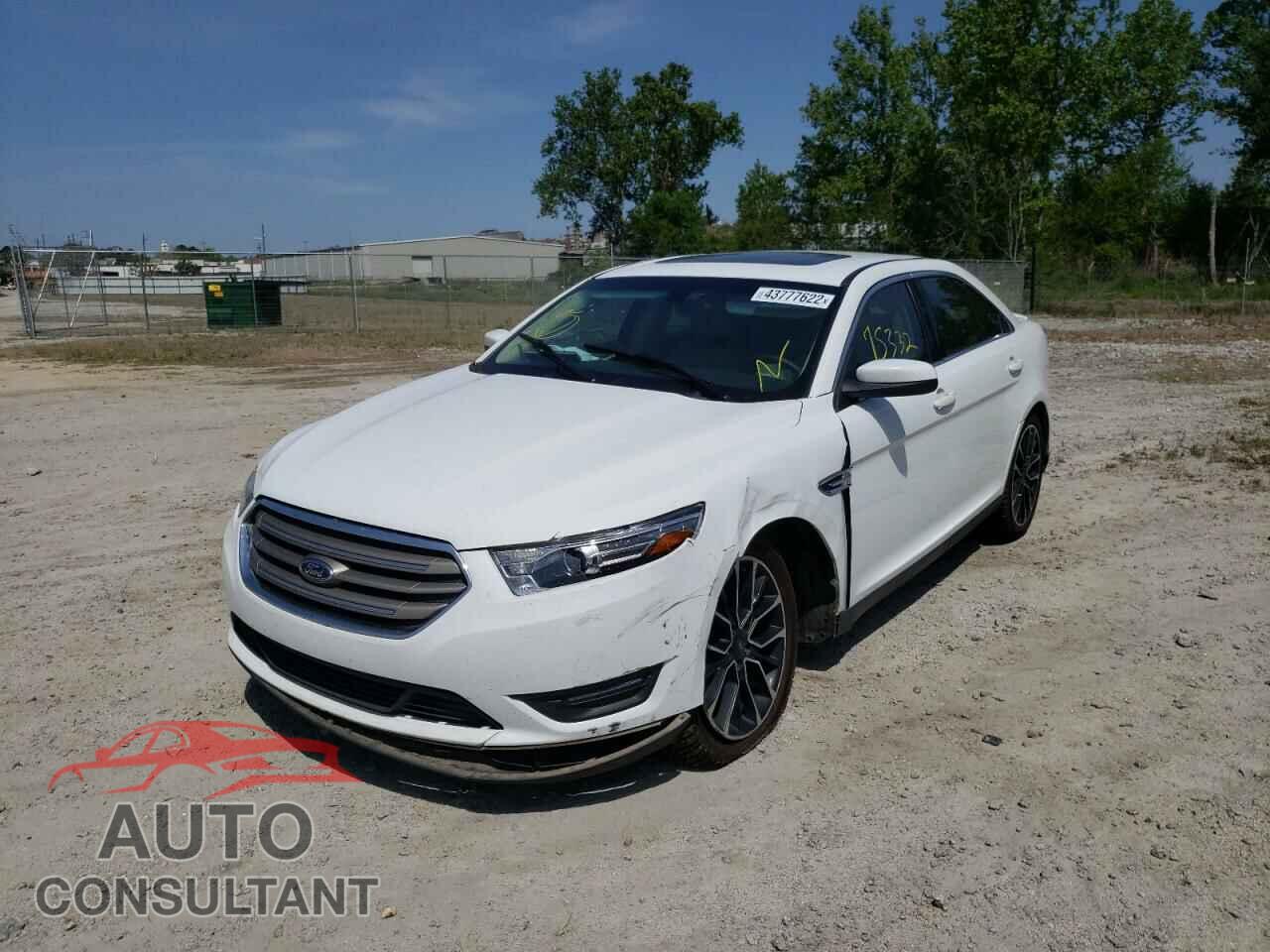 FORD TAURUS 2018 - 1FAHP2E81JG135320