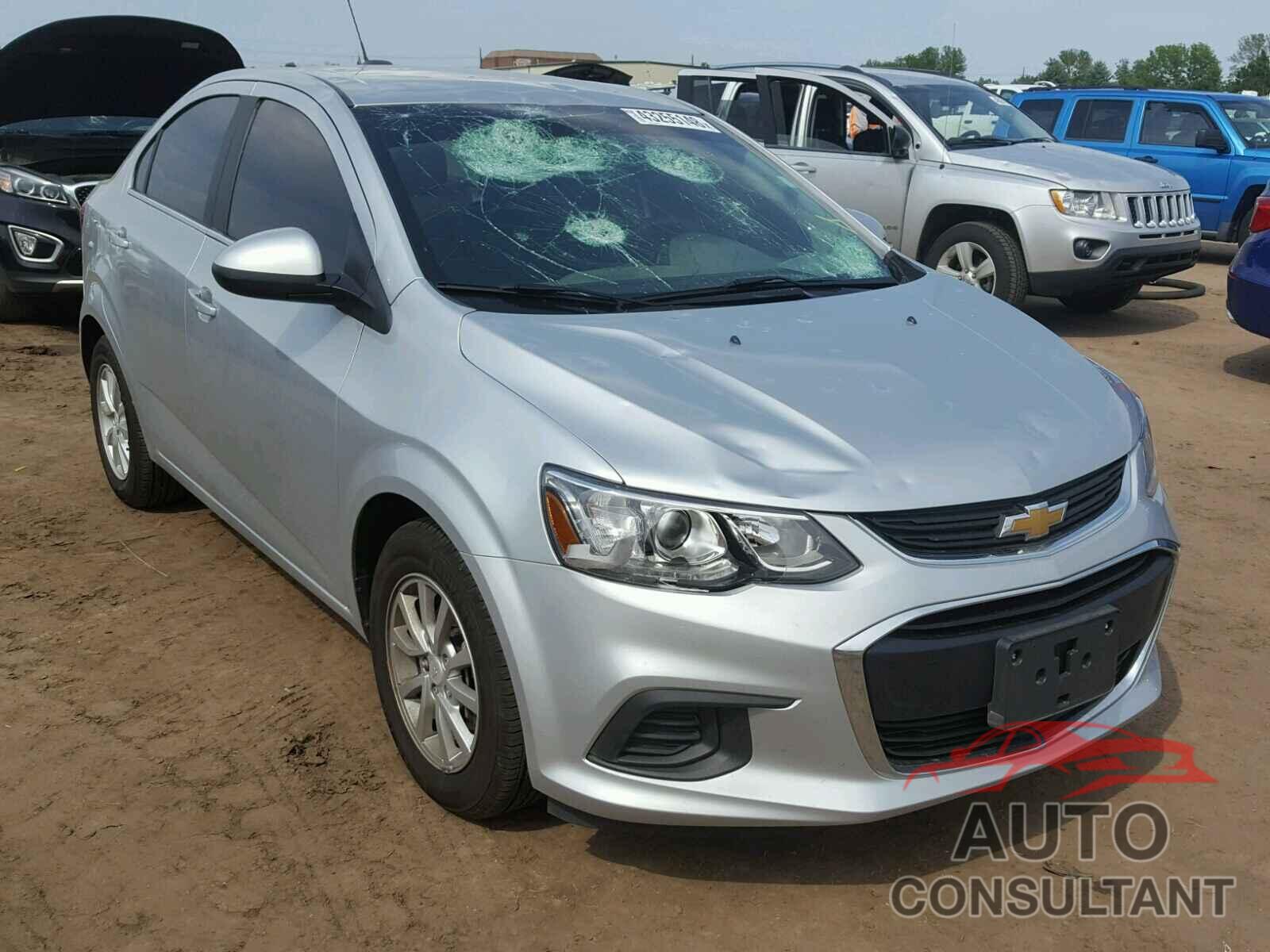 CHEVROLET SONIC 2017 - 1G1JD5SH5H4107017