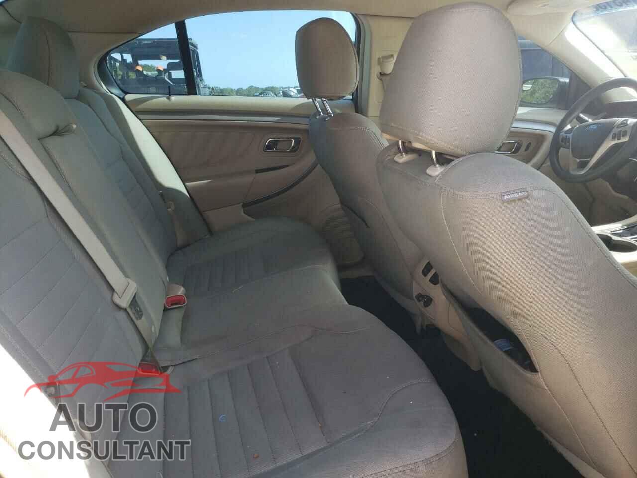 FORD TAURUS 2018 - 1FAHP2D80JG102651