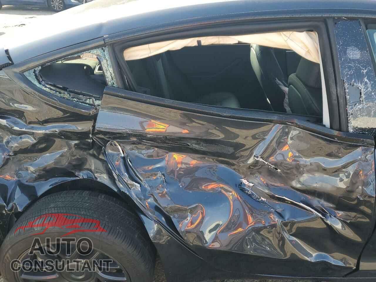 TESLA MODEL 3 2024 - 5YJ3E1EA6RF744142