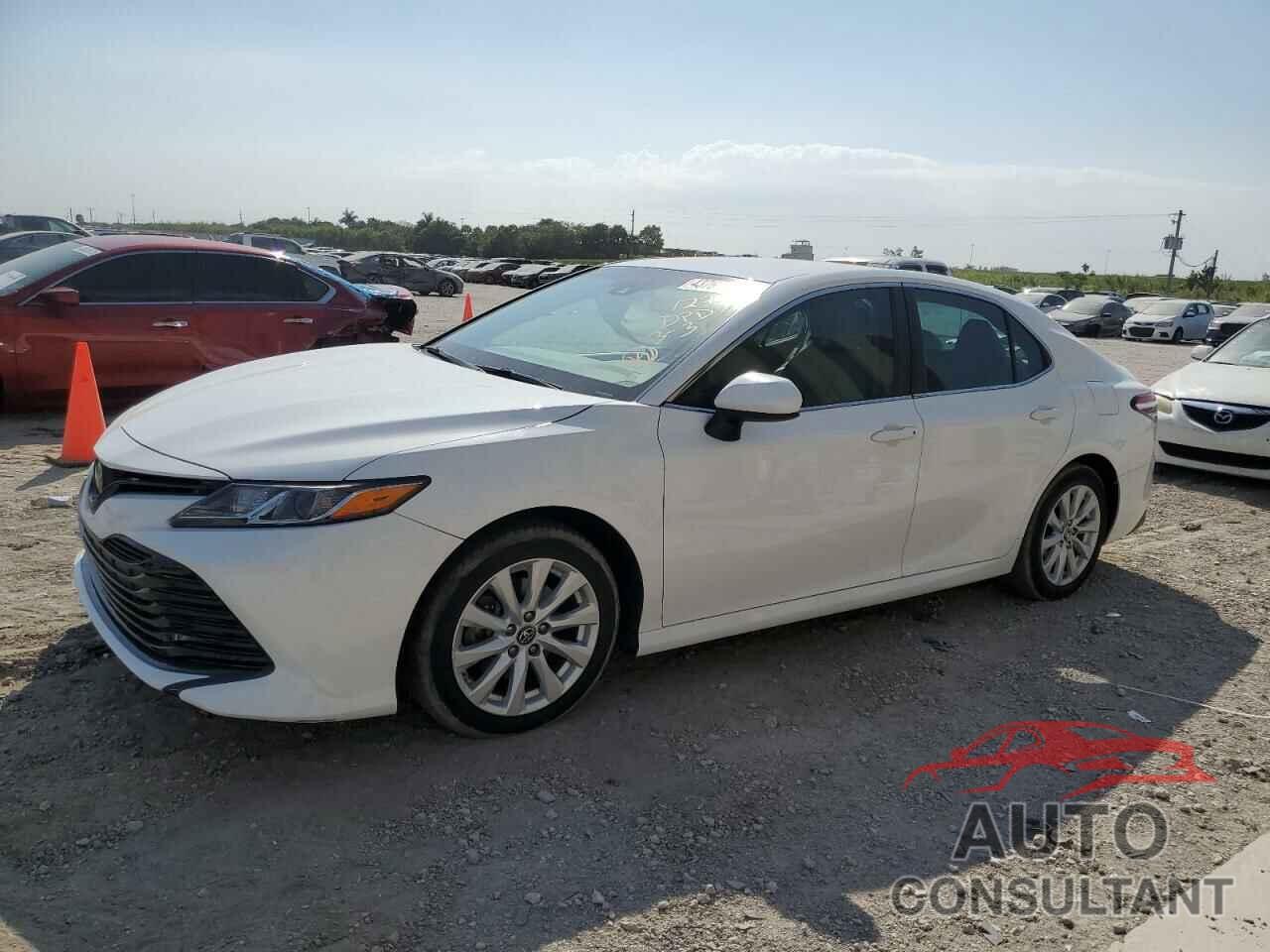 TOYOTA CAMRY 2018 - 4T1B11HK8JU641274