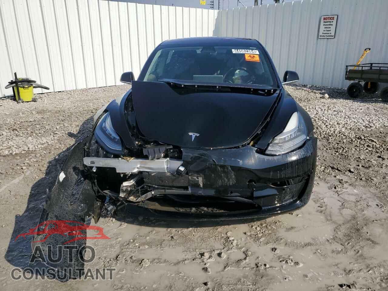 TESLA MODEL 3 2019 - 5YJ3E1EB2KF197143