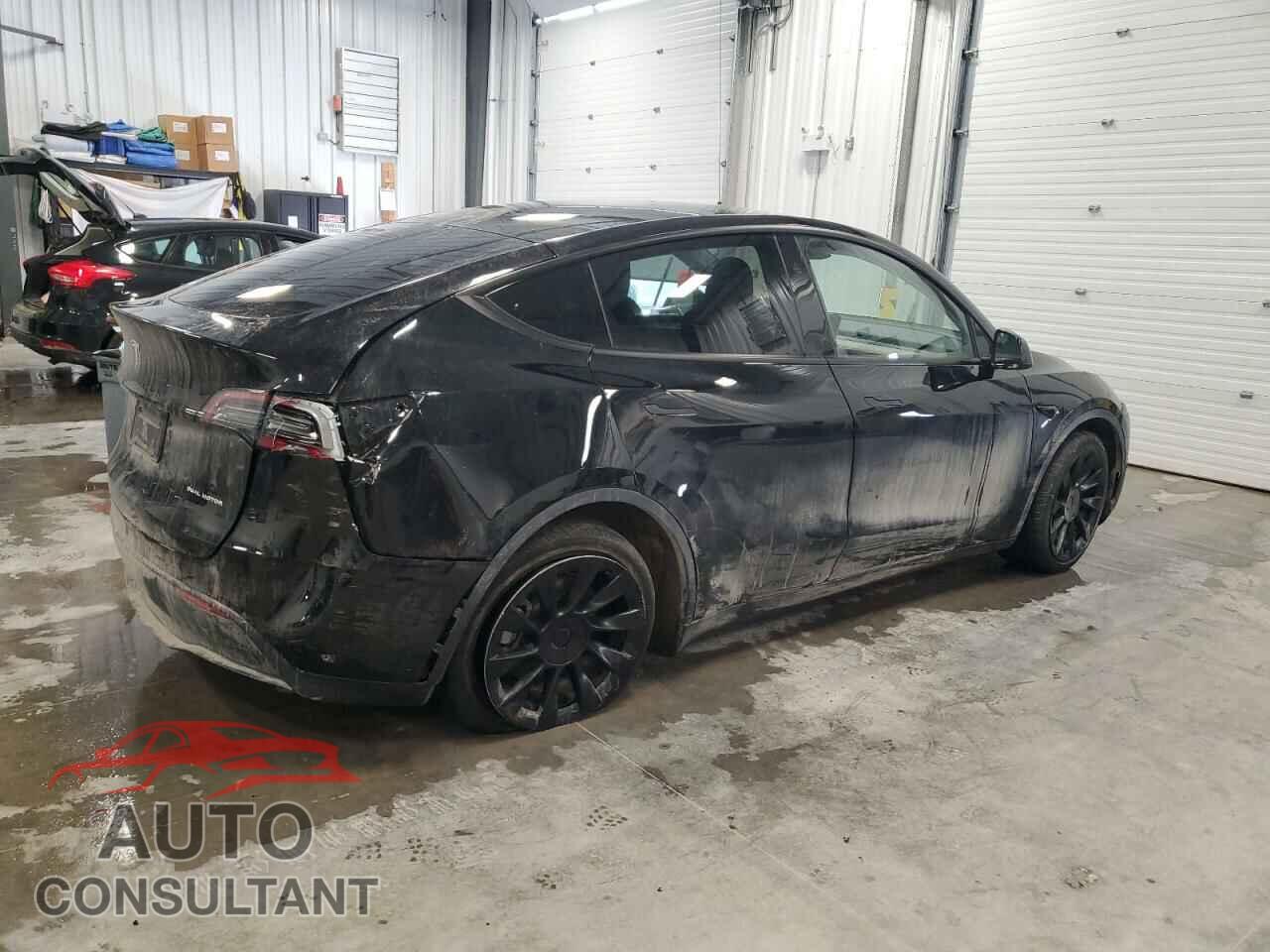 TESLA MODEL Y 2024 - 7SAYGDEE7RF056089