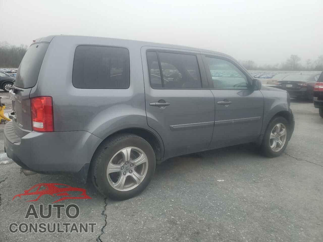 HONDA PILOT 2013 - 5FNYF4H42DB040040