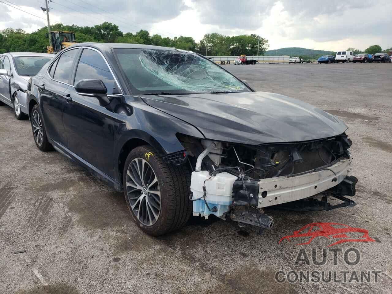 TOYOTA CAMRY 2018 - 4T1B11HK2JU110362