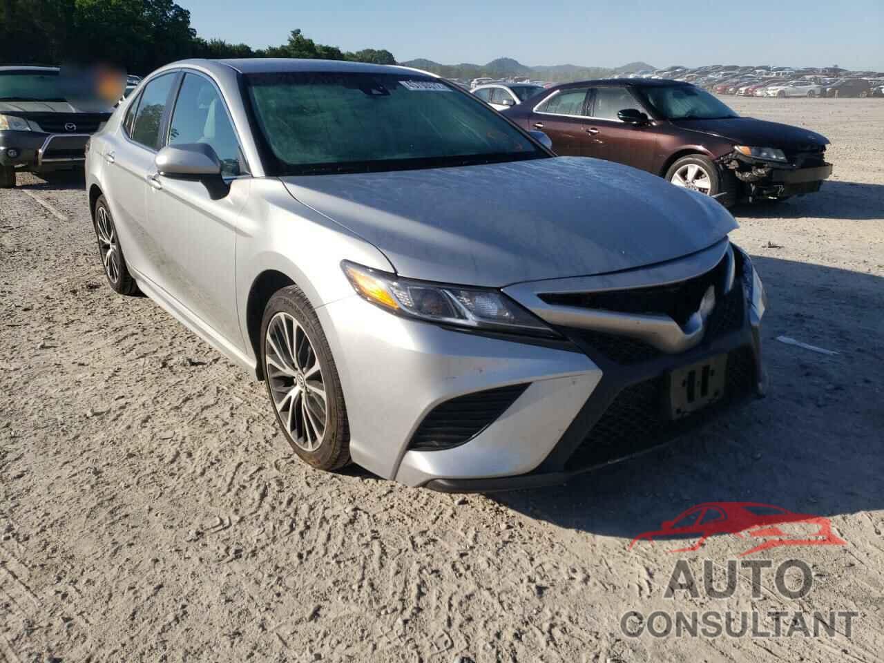 TOYOTA CAMRY 2018 - 4T1B11HK6JU115399