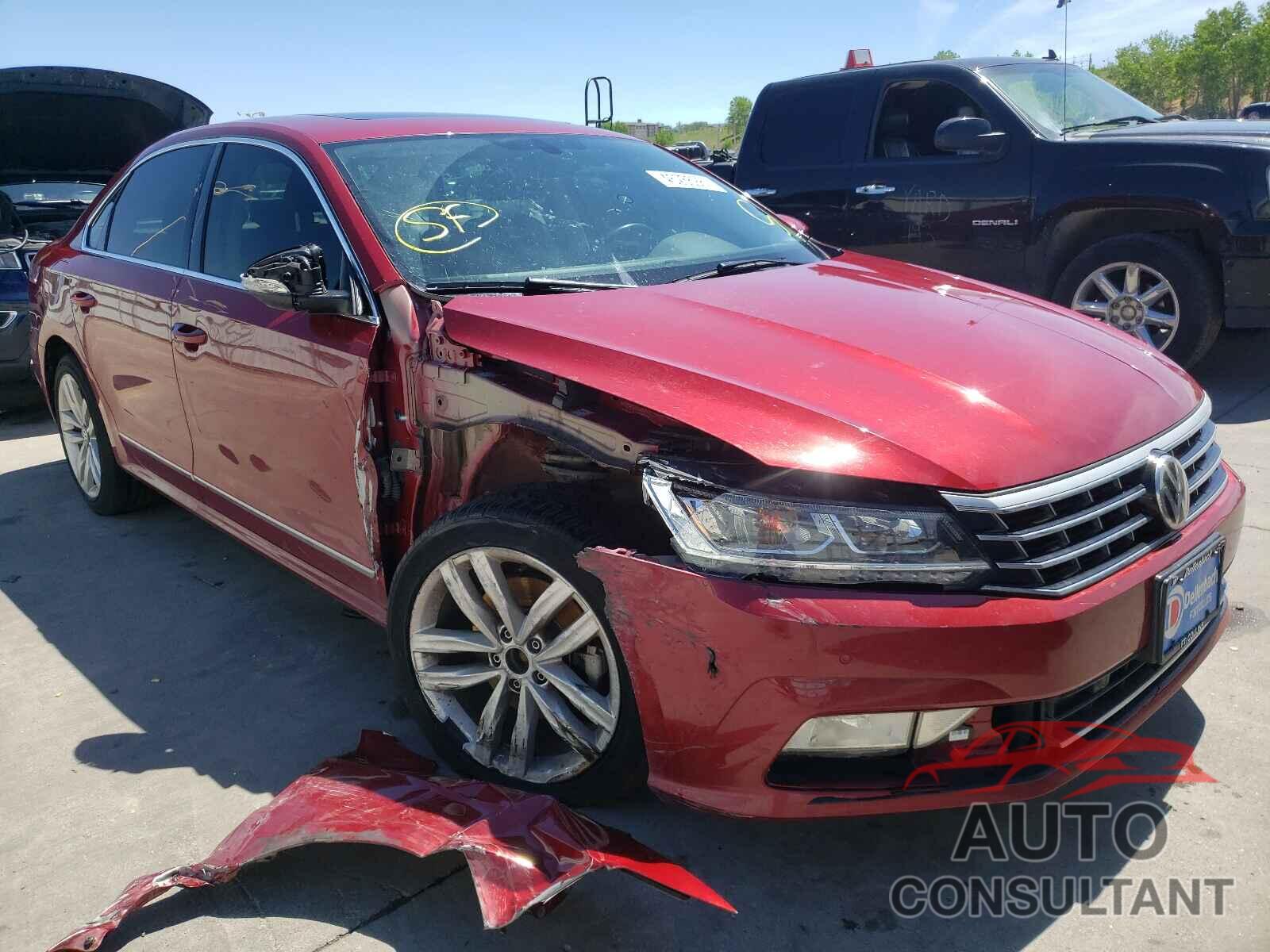 VOLKSWAGEN PASSAT 2017 - 1VWGT7A30HC054607