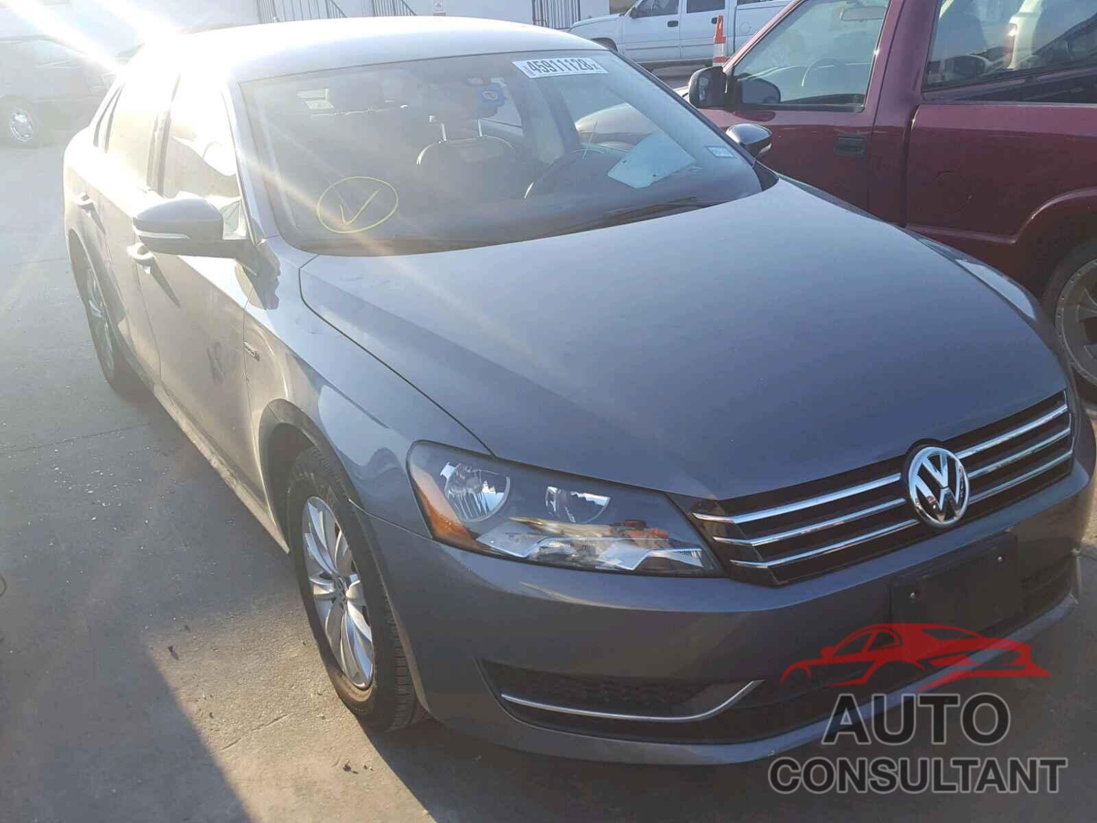 VOLKSWAGEN PASSAT 2015 - 1VWAT7A34FC037005