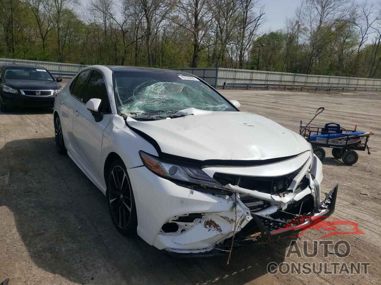 TOYOTA CAMRY 2018 - 4T1B61HK3JU090107
