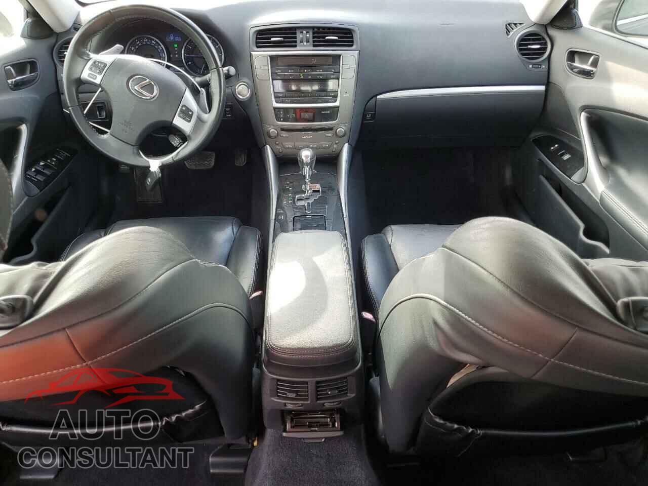 LEXUS IS 2011 - JTHBF5C23B5139352