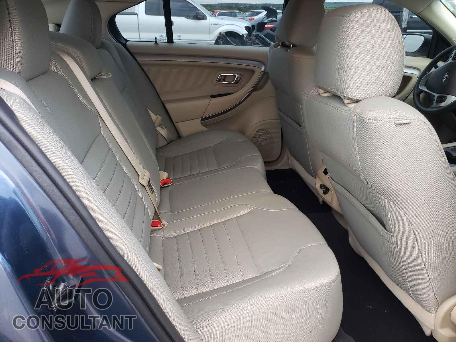 FORD TAURUS 2019 - 1FAHP2D86KG100016
