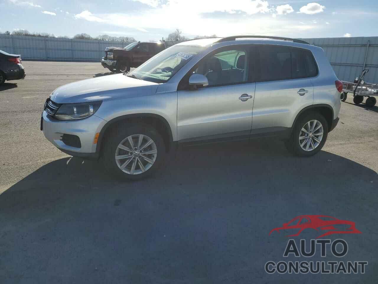 VOLKSWAGEN TIGUAN 2015 - WVGBV7AX8FW565743