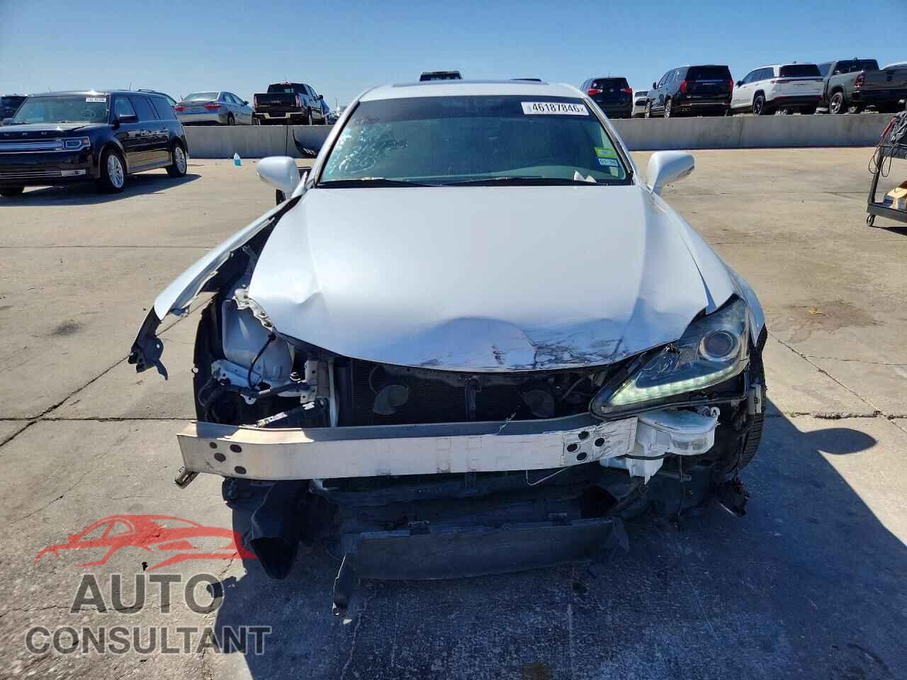 LEXUS IS 2012 - JTHBF5C20C5182015