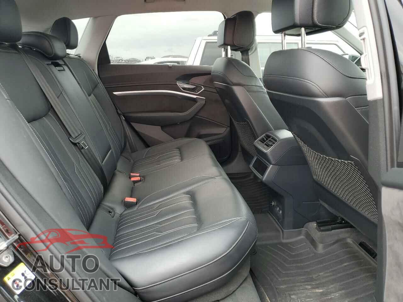 AUDI E-TRON 2019 - WA1VAAGE9KB013308