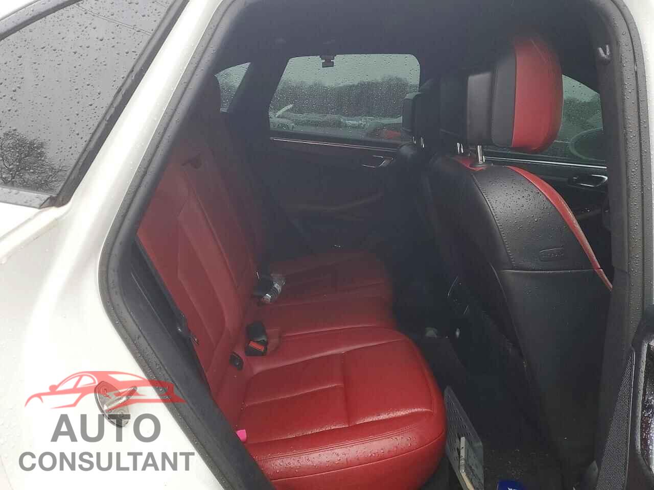 PORSCHE MACAN 2017 - WP1AG2A57HLB51688
