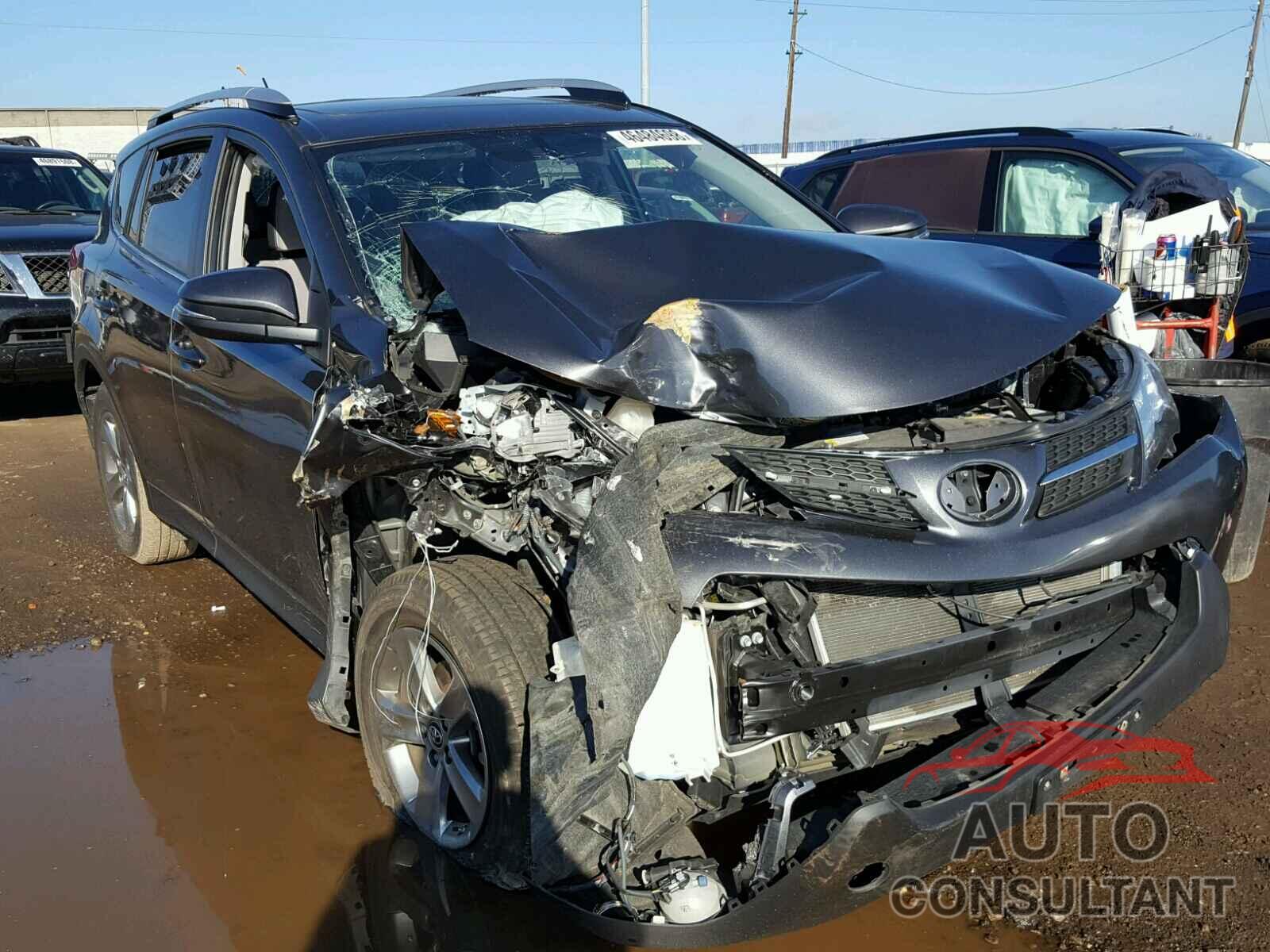 TOYOTA RAV4 XLE 2015 - JTMRFREV7FD169772