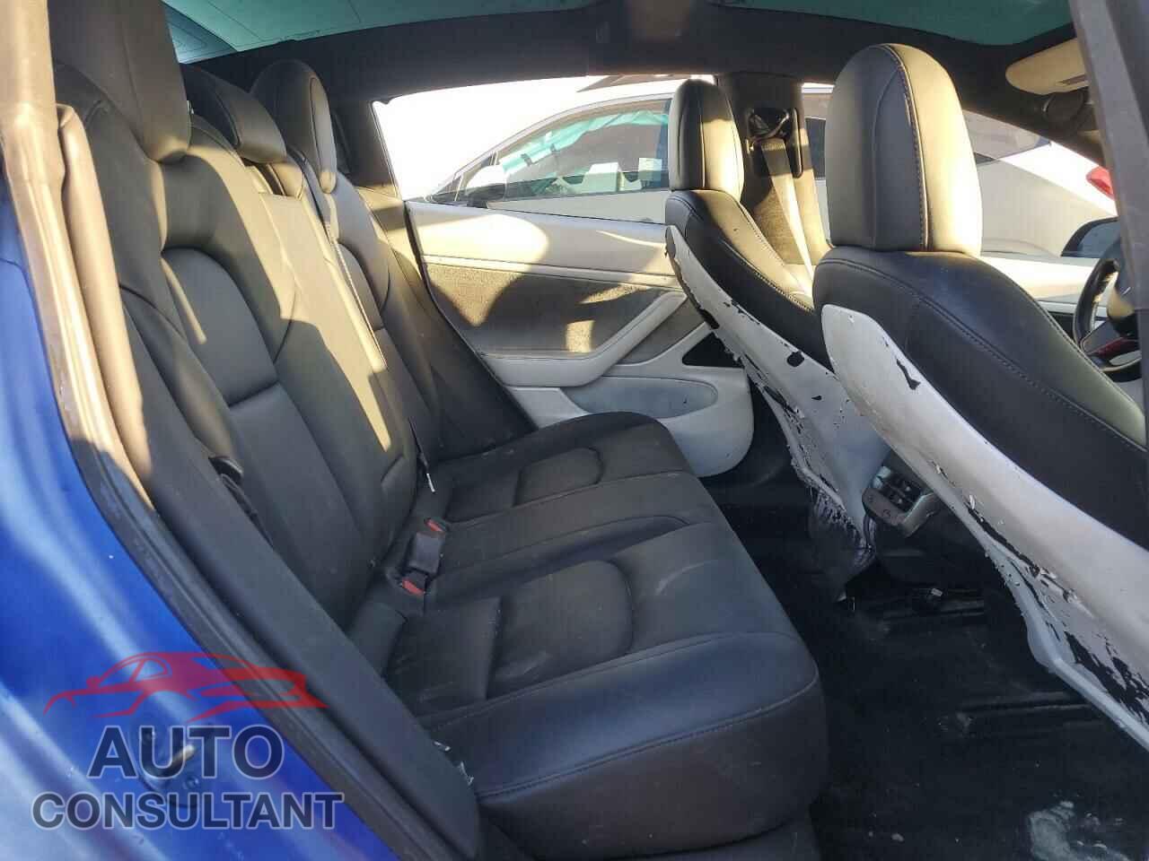 TESLA MODEL 3 2019 - 5YJ3E1EB3KF211762