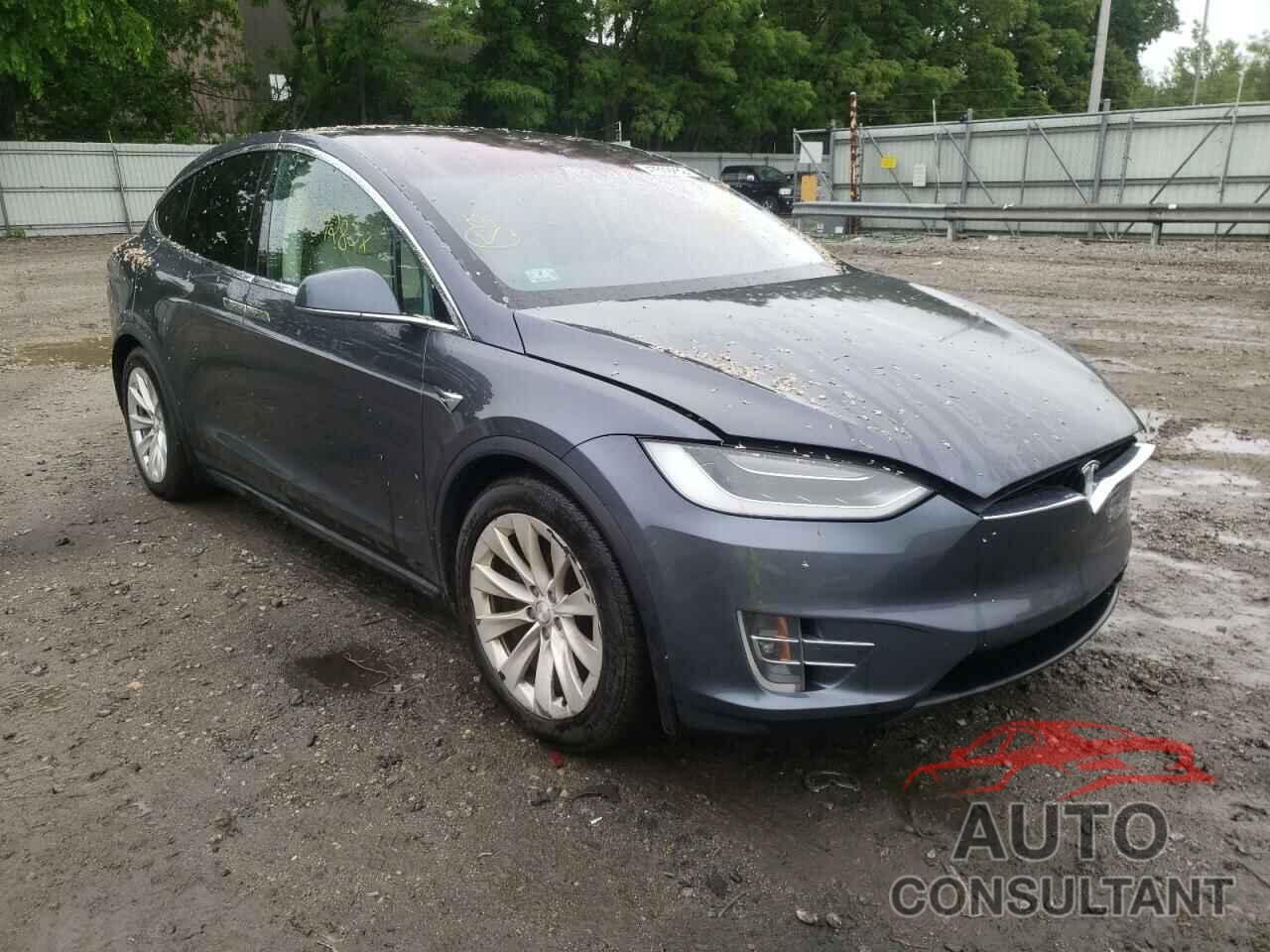 TESLA MODEL X 2017 - 5YJXCBE23HF077356