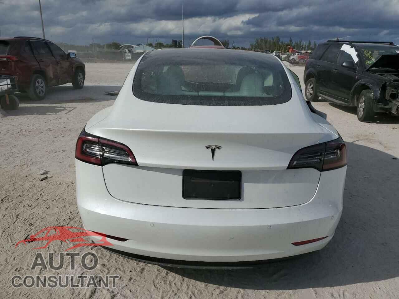 TESLA MODEL 3 2022 - 5YJ3E1EA6NF347895