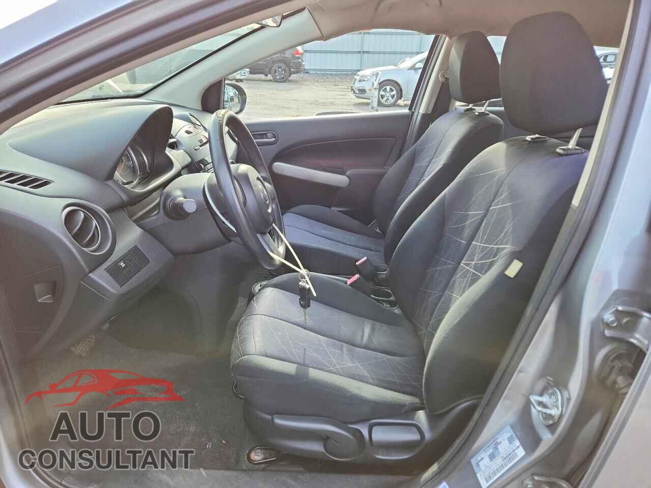 MAZDA 2 2014 - JM1DE1KY2E0174185