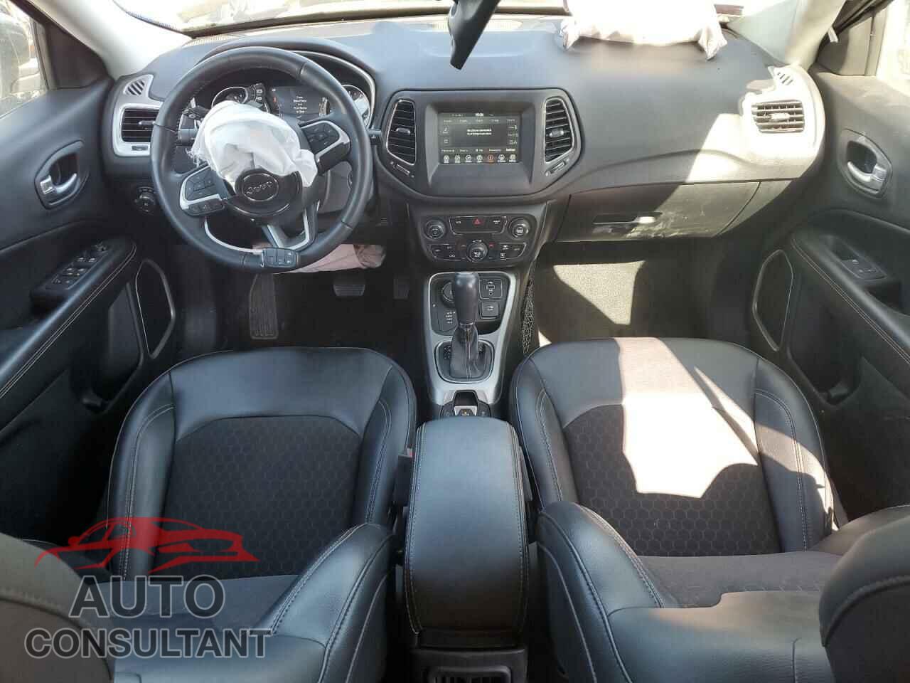 JEEP COMPASS 2018 - 3C4NJDBB2JT200469