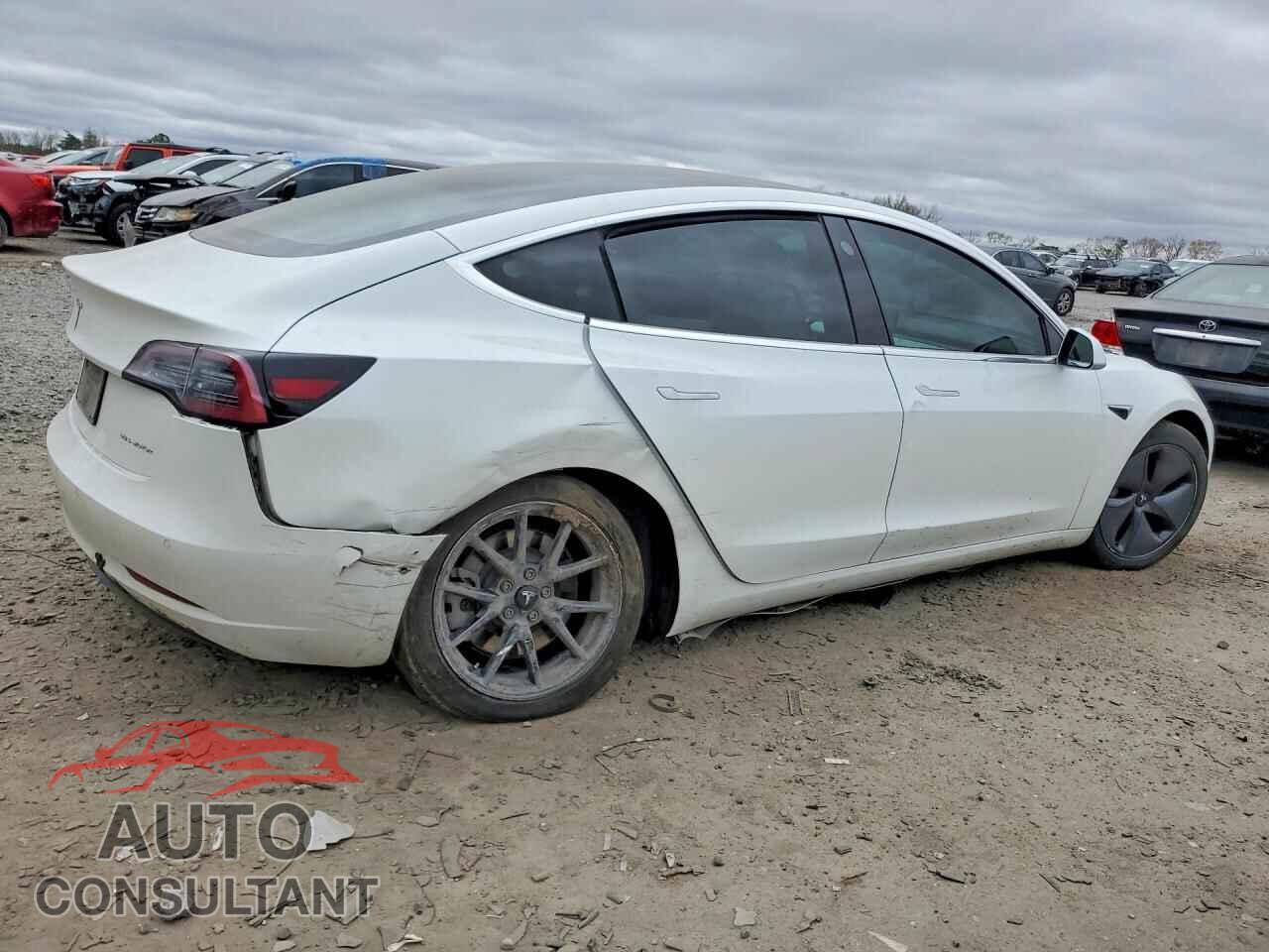 TESLA MODEL 3 2019 - 5YJ3E1EB7KF406845