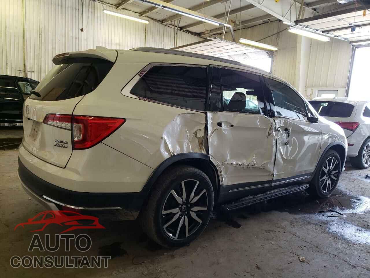 HONDA PILOT 2019 - 5FNYF6H60KB005801