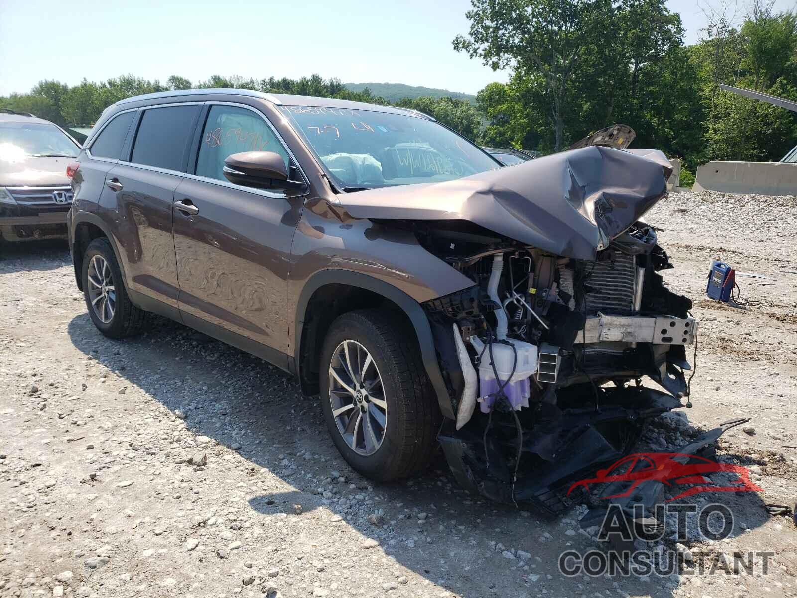 TOYOTA HIGHLANDER 2019 - 5TDJZRFH5KS983270