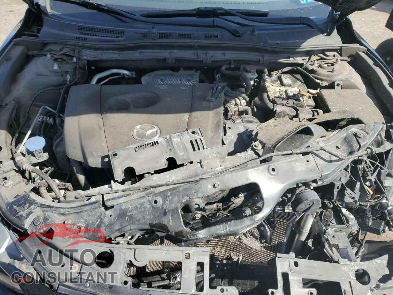 MAZDA 3 2018 - 3MZBN1V30JM161401