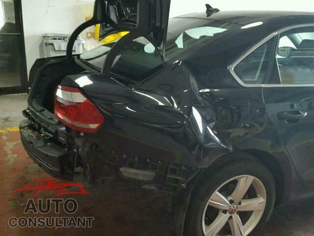 VOLKSWAGEN PASSAT 2015 - 1VWAT7A38FC115446