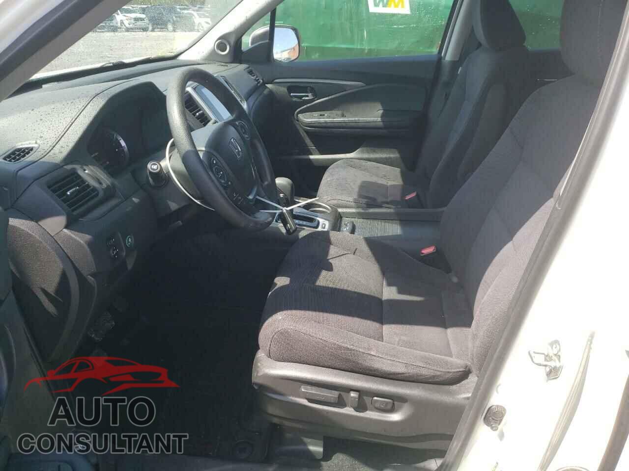 HONDA PILOT 2017 - 5FNYF5H31HB019716
