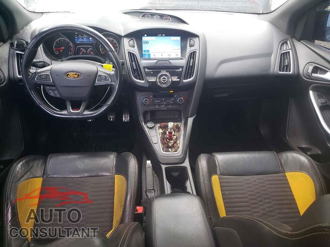 FORD FOCUS 2016 - 1FADP3L94GL287446