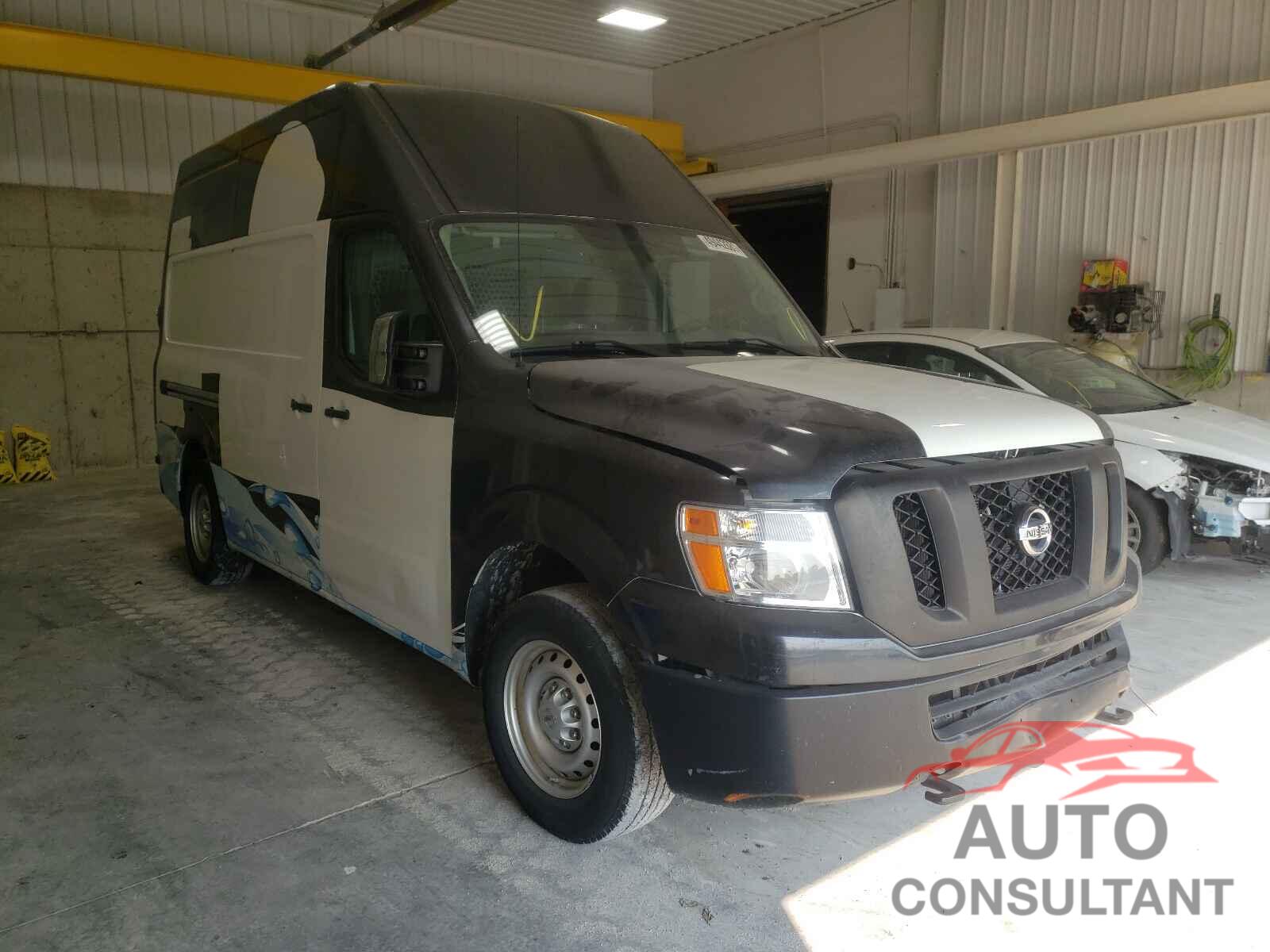 NISSAN NV 2018 - 1N6AF0LY5JN811444