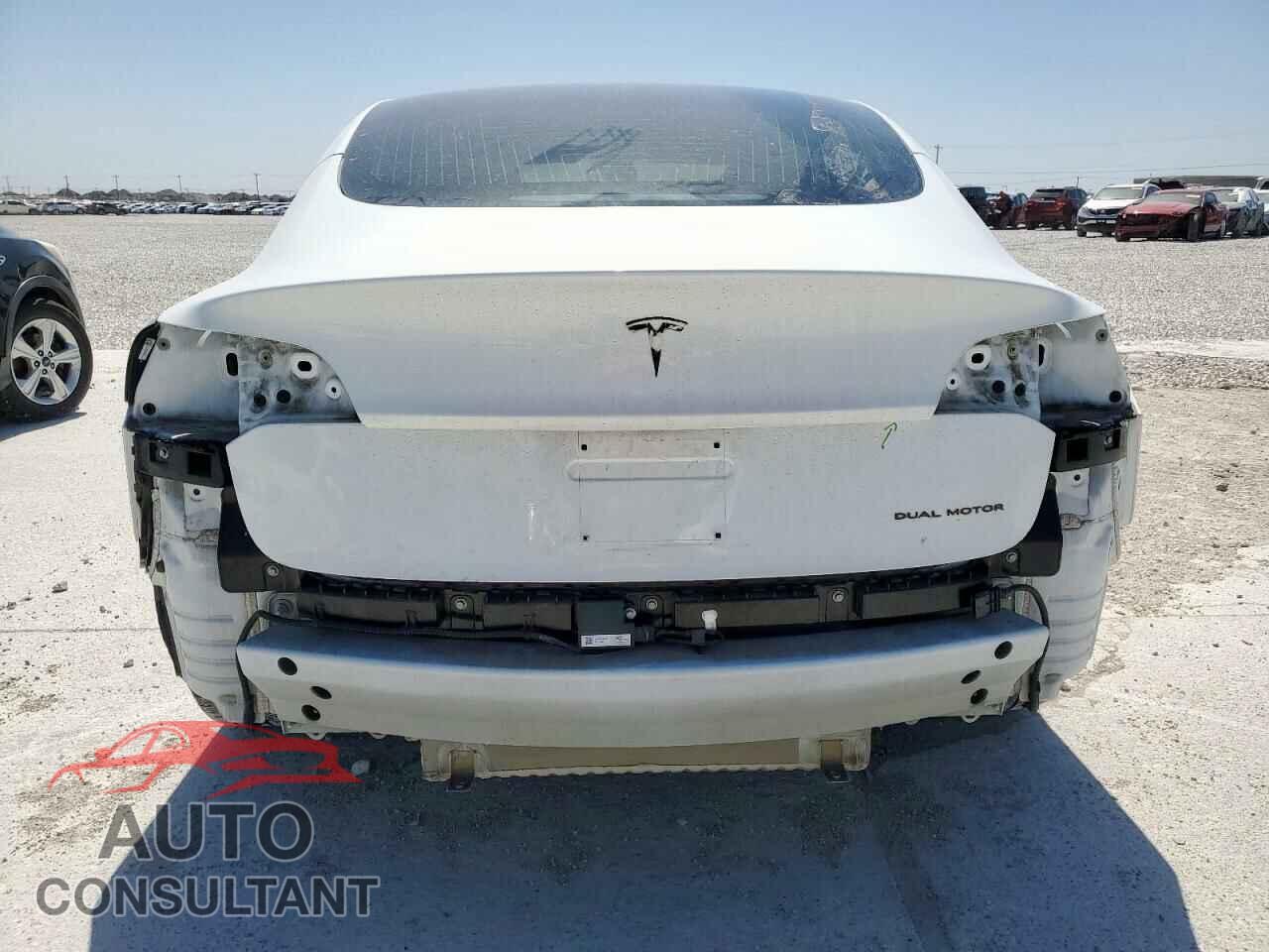 TESLA MODEL 3 2018 - 5YJ3E1EB3JF067581
