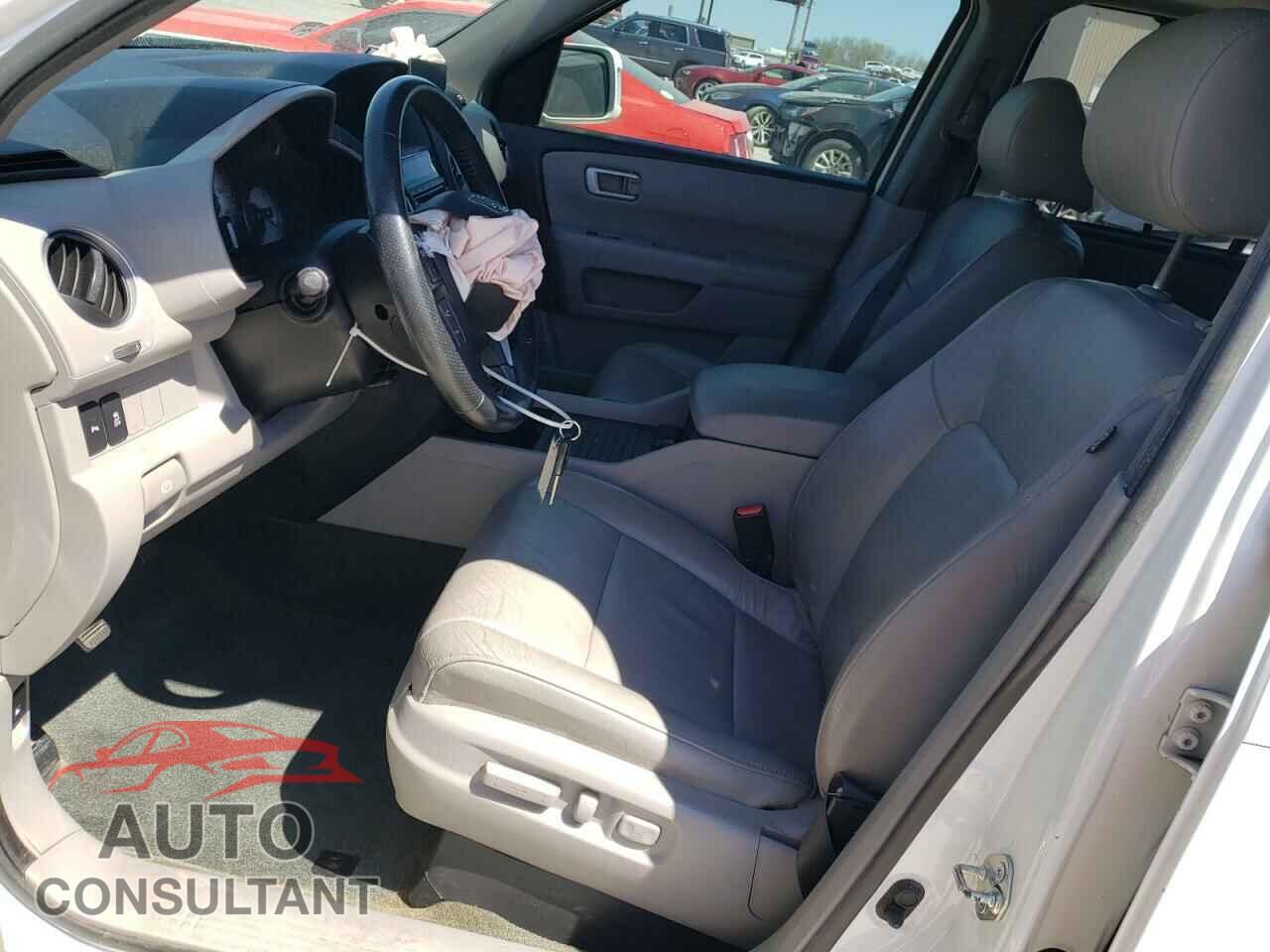 HONDA PILOT 2015 - 5FNYF3H94FB007744