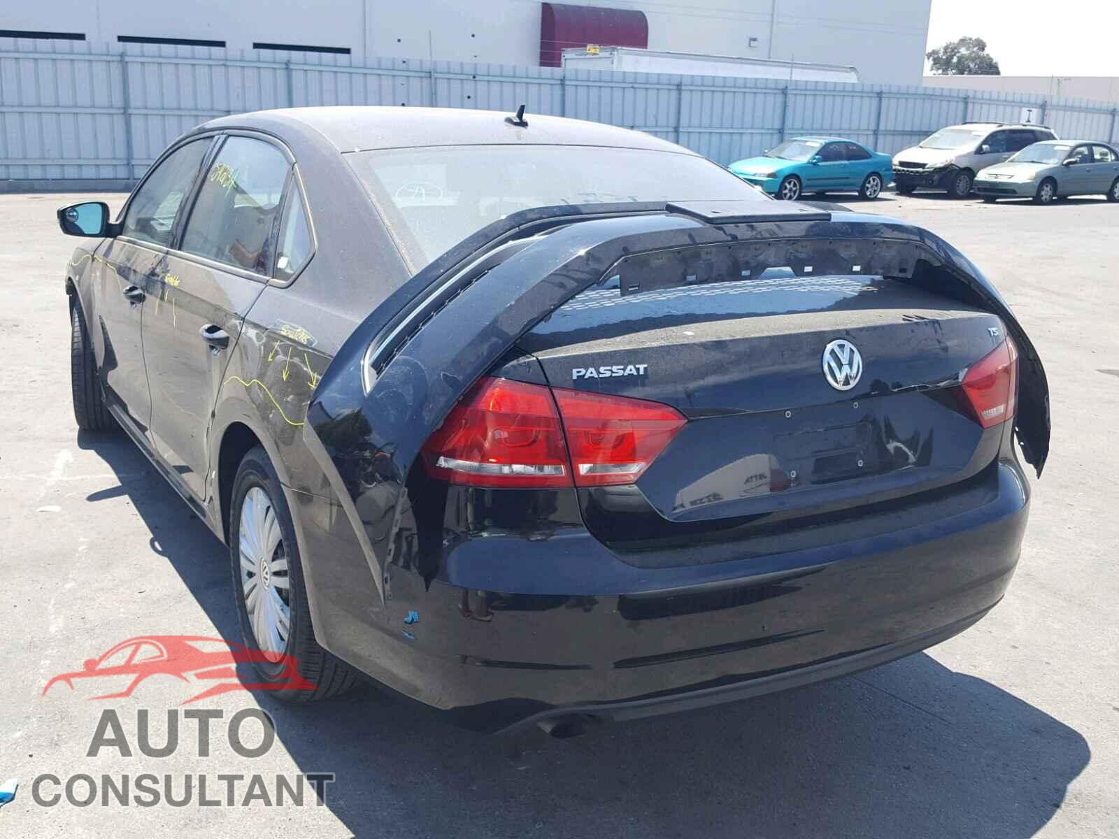 VOLKSWAGEN PASSAT 2015 - 1VWAT7A34FC052927