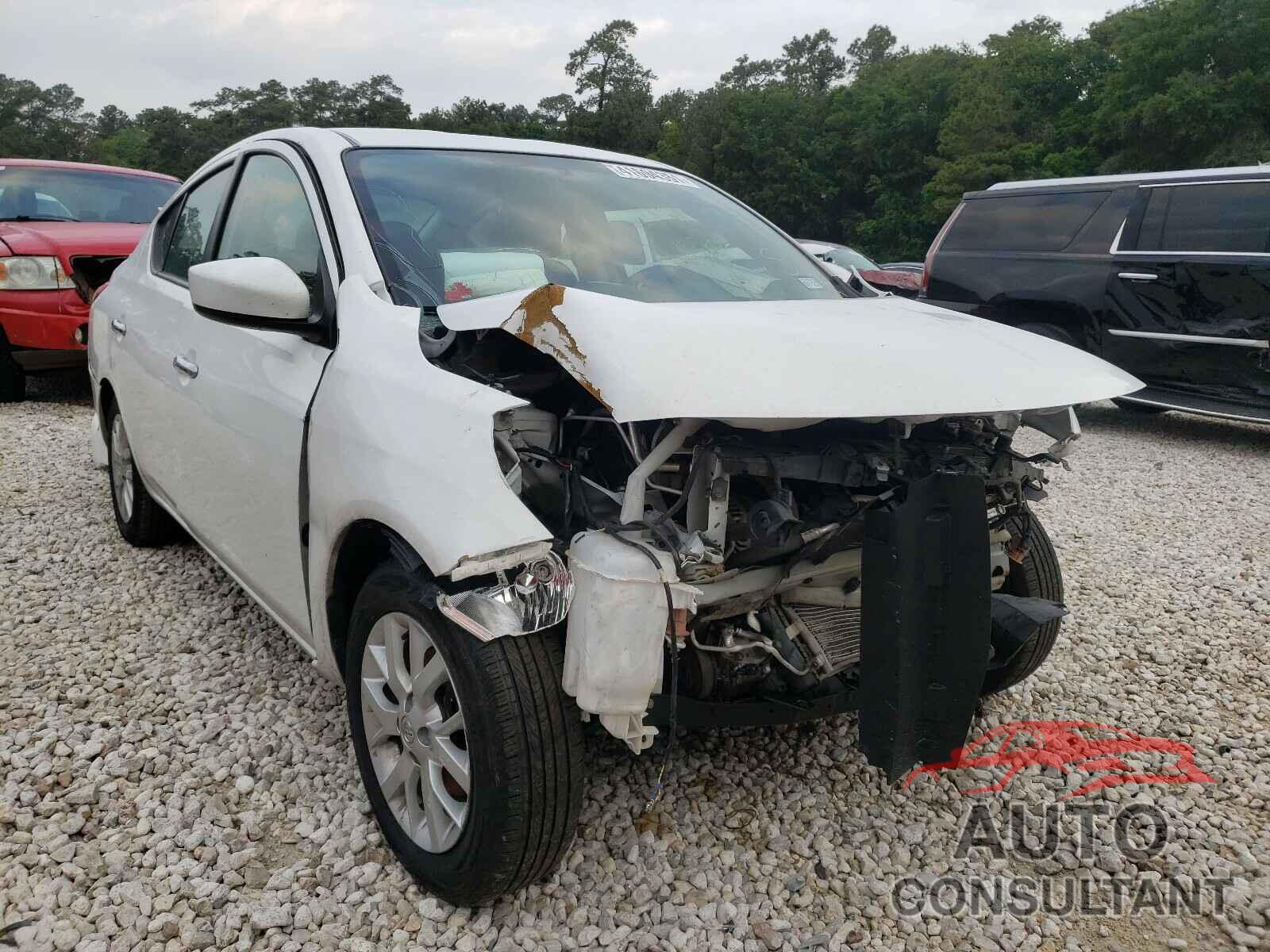 NISSAN VERSA 2018 - 3N1CN7APXJL879064