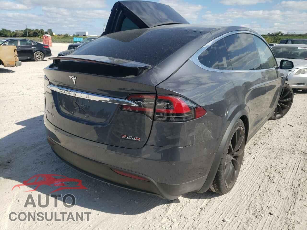 TESLA MODEL X 2017 - 5YJXCBE45HF077876
