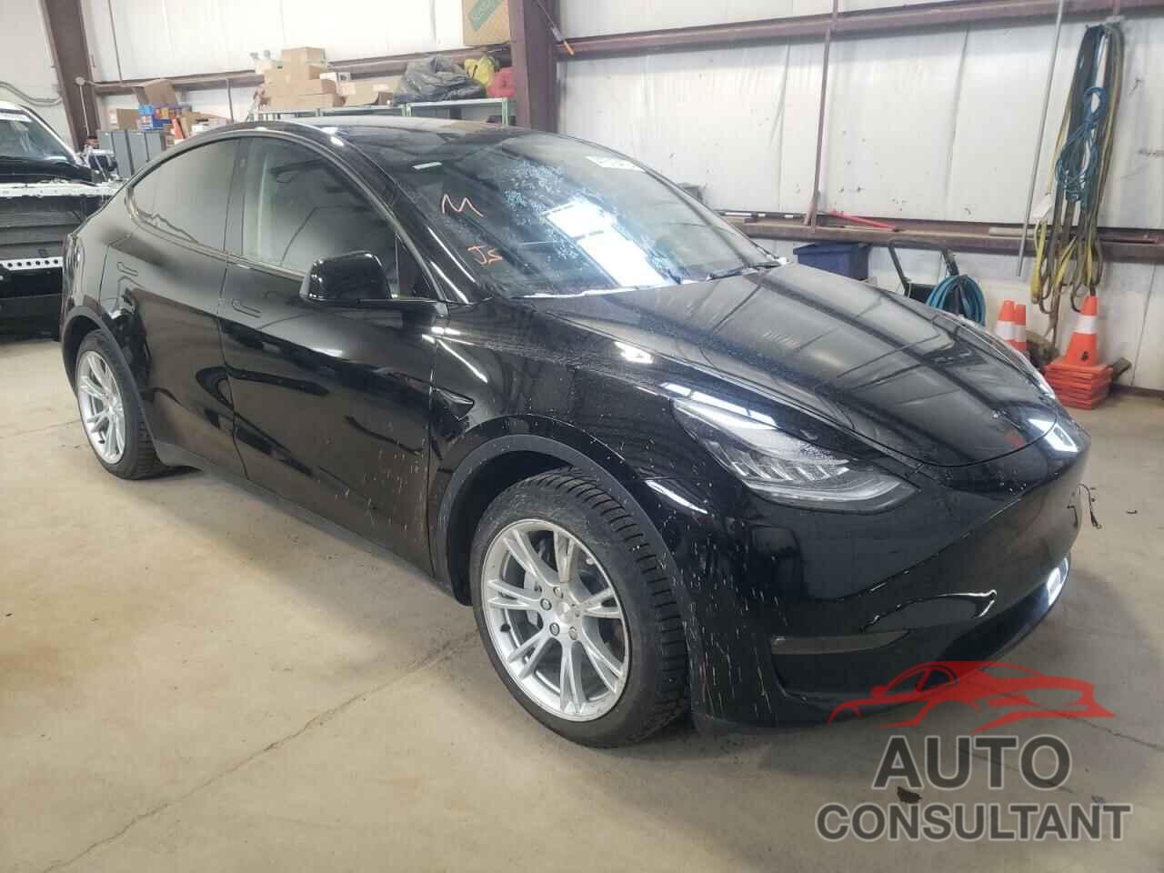 TESLA MODEL Y 2021 - 5YJYGDEE9MF121384