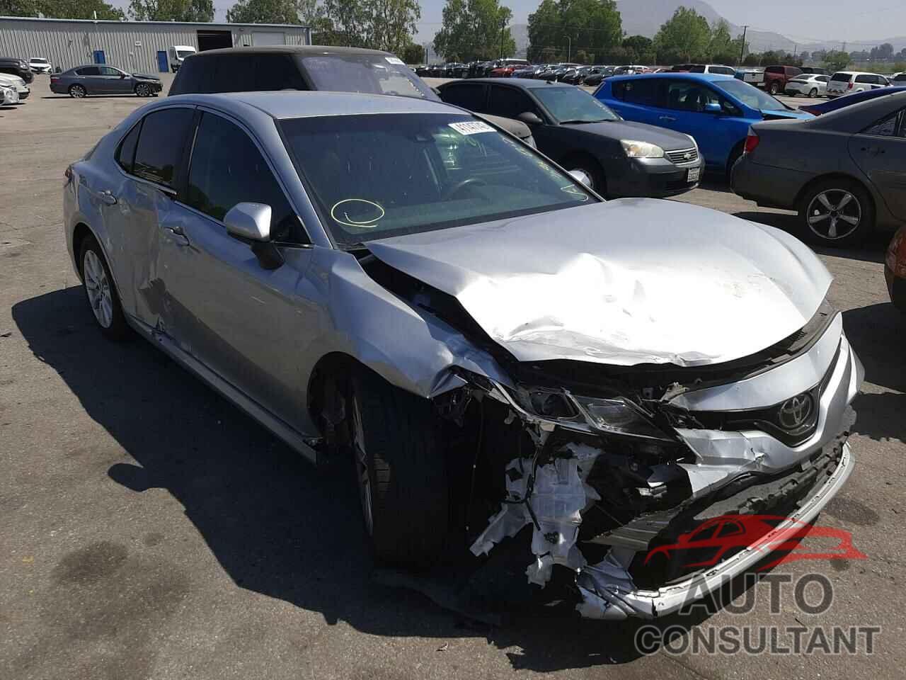 TOYOTA CAMRY 2018 - 4T1B11HK1JU647580